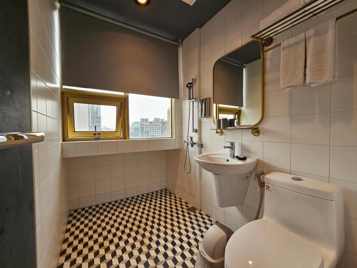 Modern Inn Tajcshung Kültér fotó